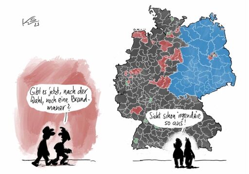 Karikatur in zwei Bildern. Links die schwarzen Silhouetten zweier Personen vor einem roten Hintergrund. Die rechte Person fragt die linke: "Gibt es jetzt, nach der Wahl, noch eine Brandmauer?". Auf der rechten Seite stehen die beiden Silhouetten vor einer Karte die farbig das Ergebnis der Gewinner der Wahlkreise in Deutschland zeigt. Auf der Karte ist mit Ausnahme von Berlin die ehemalige DDR in blau für die AfD gefärbt. Westdeutschland ist größtenteils schwarz für die Union gefärbt mit einzelnen Wahlkreisen in Rot und Grün. Antwort der zweiten Person: "Sieht schon irgendwie so aus"